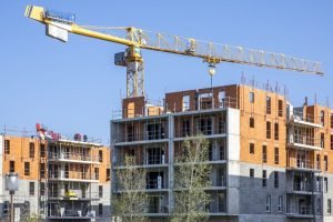 Urbanisation , construction d'immeubles, grues sur la Zac Andromede  a Blagnac. maisons